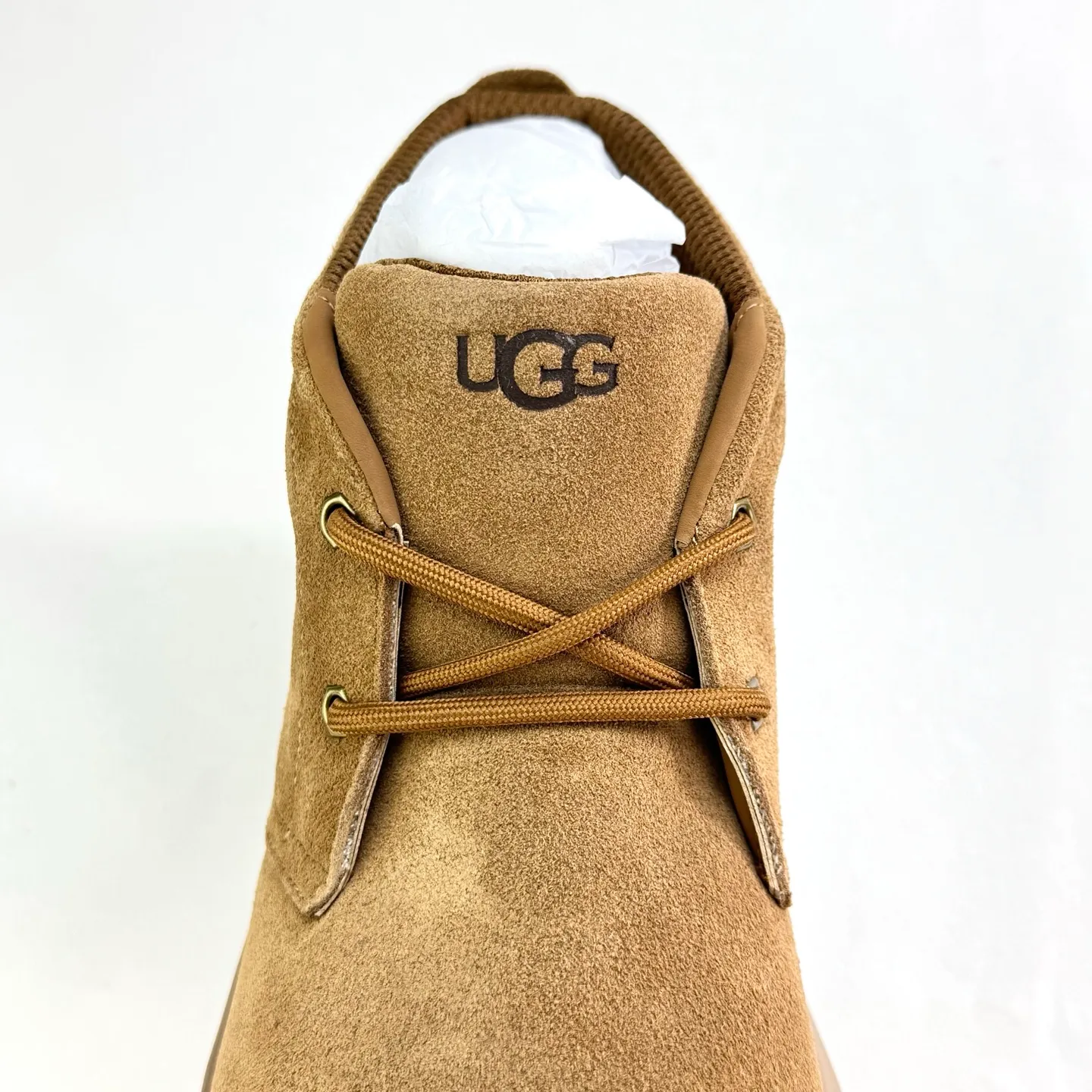 💰640 UGG 1773 Classic autumn and winter sheepskin and fur integrated snow boots. All shoes are made of ZP same factory. Longfeng A-grade Australian imported sheepskin and fur integrated brand OEM production line. Fully follow the ZP process. OEM original pattern maker. Adhering to the principle of no original shoes and no development selection. Pay attention to every detail. The most authentic TREADLITE "light wing" technology outsole on the market. Lightweight/durable/flexible/pile type [solemn after-sales commitment] If there are major quality problems such as degumming/broken bottom within one month, we will directly replace it with a new one for you! Size: 40 41 42 43 44